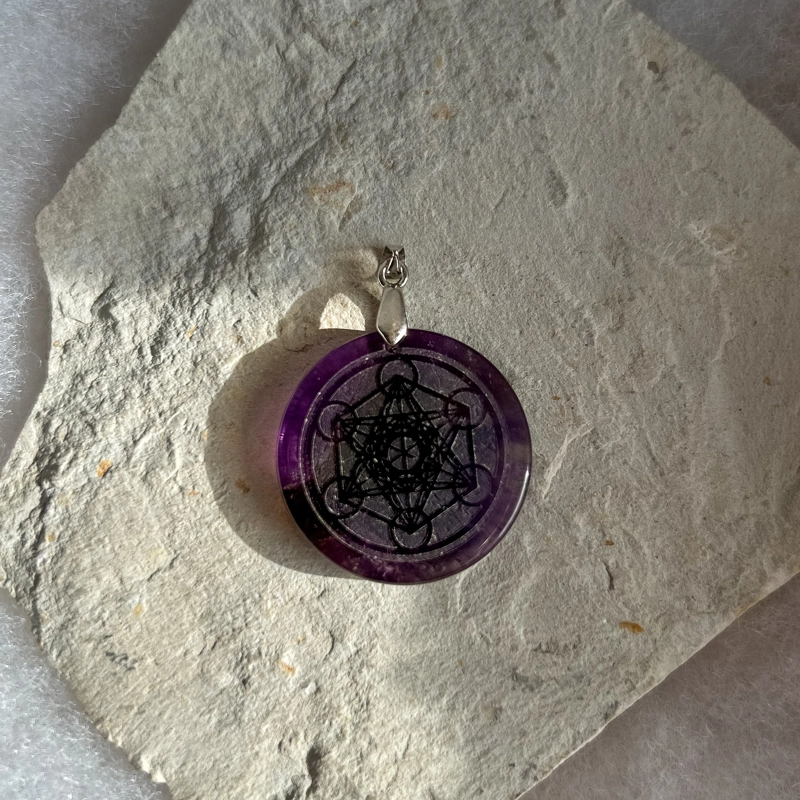 pendente in pietra + cubo di metatron